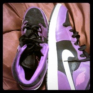 Girls Grade School Air Jordan 1